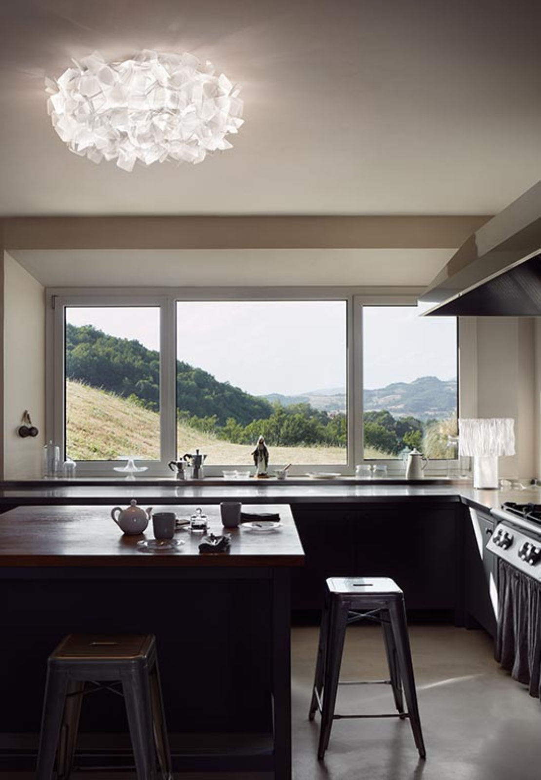 Slamp Veli Ceiling/wall White - Lampada da parete o soffitto di design realizzata a mano dalle forme avvolgenti e sinuose. Taglia Large.